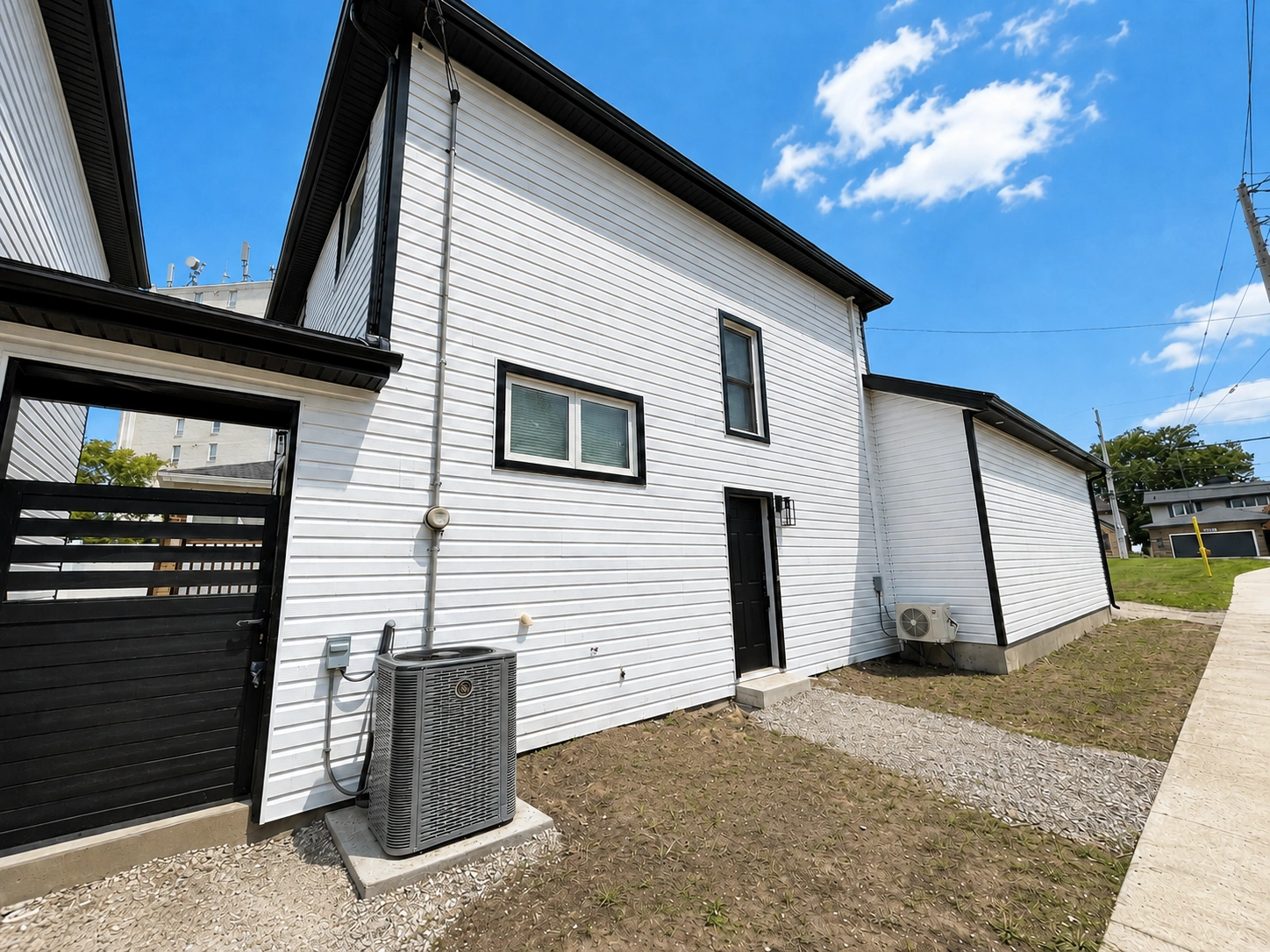 8385 Riverside Dr E project image